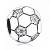Product Afbeelding Vooraanzicht van onze prachtige voetbal met zirkonia. Deze bead heeft vijf vlakken met glad 925 sterling zilver en vlakken ingelegd met zirkonia. Voor de echte voetbal fan.