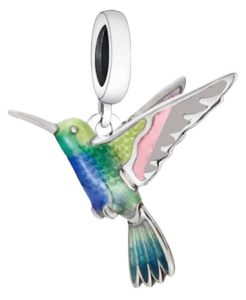 Prachtige kolibri bedel uit de Zilveren dierenbedels collectie. Omarm de natuurom zijn symboliek. Net als deze vogel bedel uit de dieren collectie