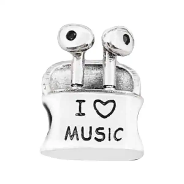 Product Afbeelding Vooraanzicht van onze geweldige nieuwe bedel uit de beroepen, hobby en sport collectie. Deze leuke airpods zijn gemaakt van 925 sterling zilver. Bovendien staat er aan de voorkant van de airpod case I love music gegraveerd.