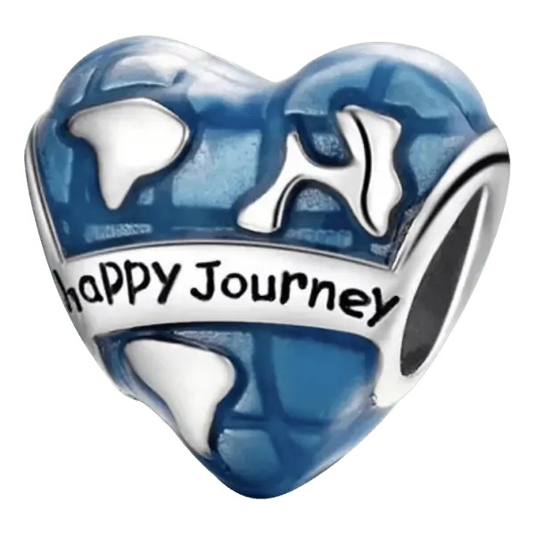 Product Afbeeding voorkant van onze nieuwe hart in de collectie happy journey. Deze reis bedel hart heeft blauwe emaille die lijk alsof je op een wereldkaart kijkt. Met zilveren werelddelen. Aan de voorkant is happy journe gegraveerd en aan de achterkant see the world. En natuurlijk mag de oceaan niet ontbreken. Het hartje is gemaakt van 925 sterling zilver.