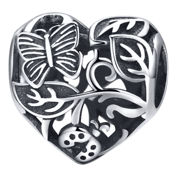 Voor en achteraanzicht van onze nieuwe tuin vlinder hart bedel. Deze hart bead is opengewerkt en heeft gedetailleerde vlinder en lieveheersbeestje. Over takken en blaadjes. Uiteraard gemaakt van 925 sterling zilver. Geef deze bedel cadeau met valentijn aan mensen met groene vingers!