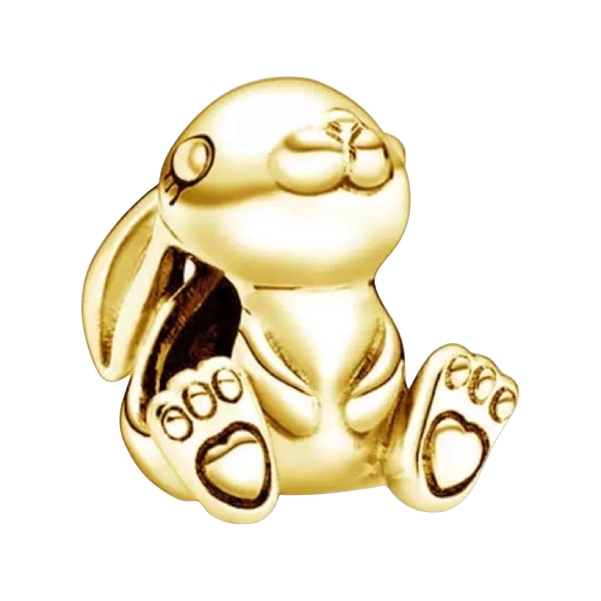 Product afbeelding vooraanzicht van onze lieve gouden konijntje. Dit konijntje hebben we ook in 925 sterling zilver. Maar nu ook met een laagje 18 karaat goud. Deze populaire bedel staat geweldig aan je gouden bedelarmband.