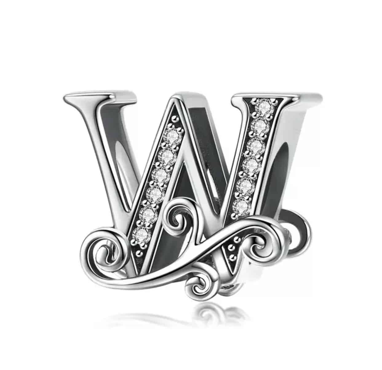 Product Afbeelding Vooraanzicht van onze super mooie bead letter W uit de collectie letters en cijfers. De sierletter W is gemaakt van 925 sterling zilver en is ingelegd met transparante zirkonia steentjes. Verder is de W afgewerkt met sierlijke golven langs de letter.
