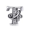 Product Afbeelding Voor en Achteraanzicht van onze prachtige letter bead. Deze sierletter t is gemaakt van 925 sterling zilver en ingelegd met zirkonia steentjes. De letter t uit het alfabet heeft een sierlijke krul door de letter.