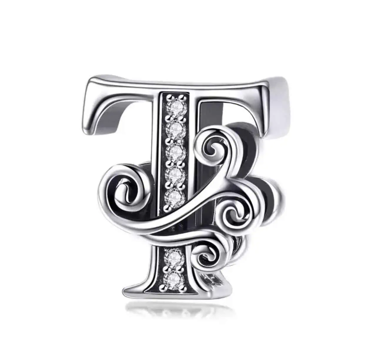 Product Afbeelding Voor en Achteraanzicht van onze prachtige letter bead. Deze sierletter t is gemaakt van 925 sterling zilver en ingelegd met zirkonia steentjes. De letter t uit het alfabet heeft een sierlijke krul door de letter.