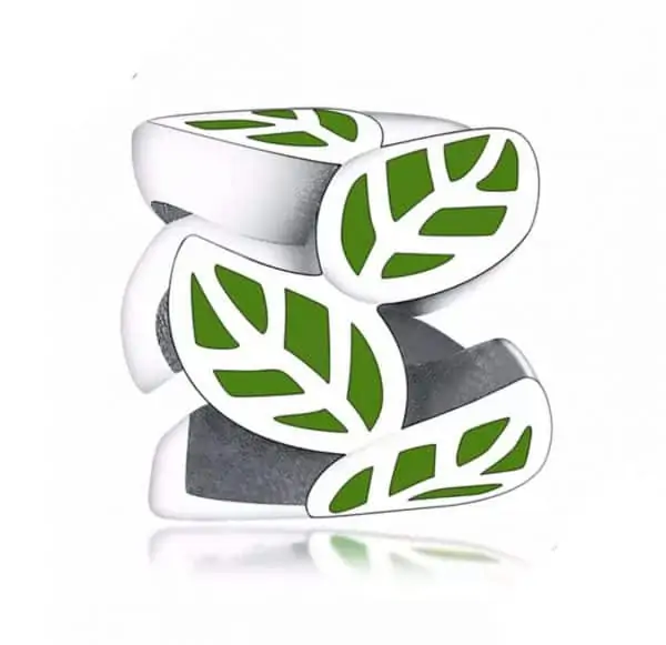 Product Afbeelding Vooraanzicht van onze herfst bedel bladeeren rondom. Mooie Groene blaadjes gemaakt van emaille rondom. Deze blaadjes passen geweldig bij je andere herfst collectie. Gemaakt van 925 Sterling Zilver