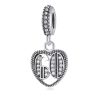 Product Afbeelding Vooraanzicht van onze prachtige jubileum bedel. Deze charm 60 jaar is gemaakt van 925 sterling zilver en geheel ingelegd met zirkonia. De zestig jarige jubileum bedel is gemaakt in een opengewerkt hart vorm . Een mooi cadeau voor een verjaardag.