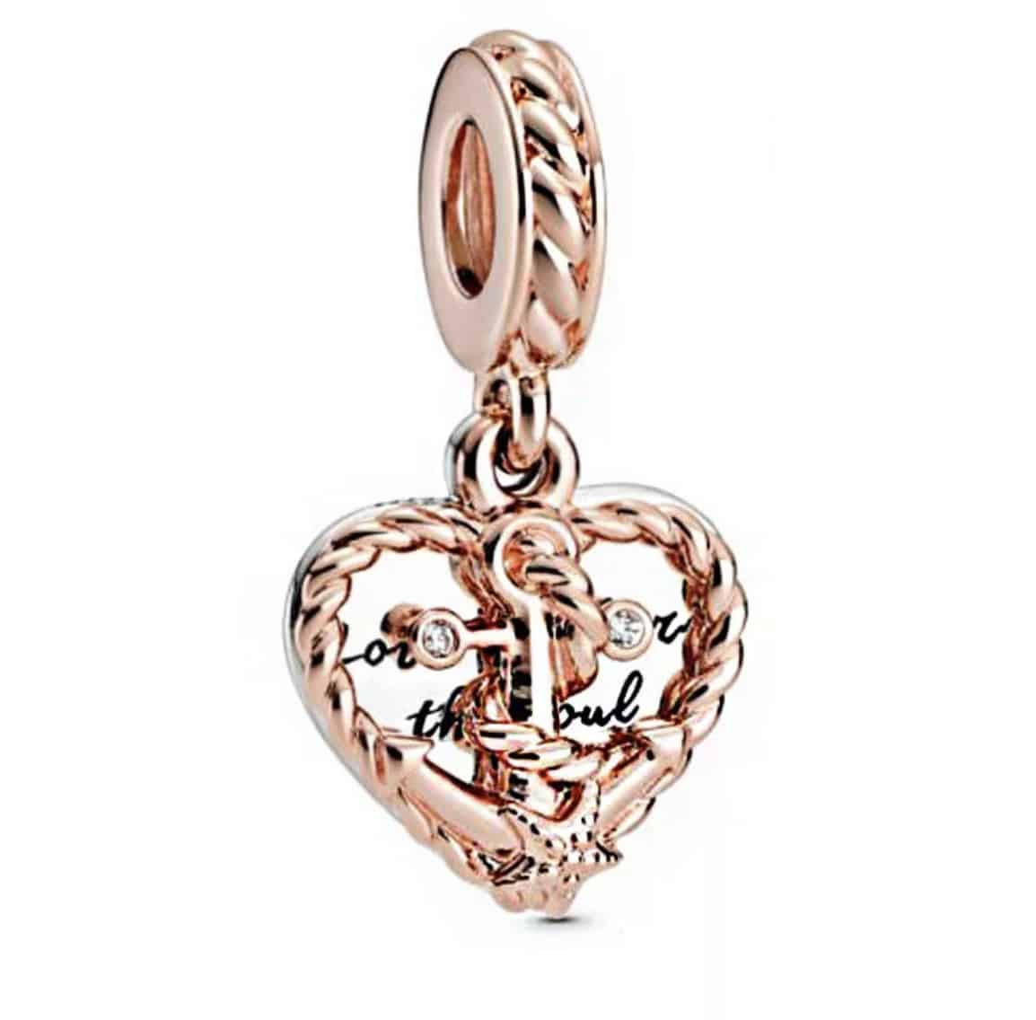 Product Afbeelding vooraanzicht van onze anker charm uit de geloof en geluk collectie. Deze prachtige charm is gemaakt van 925 sterling zilver met een laagje rose. De details van de anker zijn mooi verwerkt in een open hart.