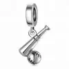 Product Afbeelding Vooraanzicht in onze sport collectie. Deze prachtige charm bedel is gemaakt van 925 sterling zilver. De knuppel en de bal zitten vast aan de charm. Ken je iemand die gek is op honbal of zelf doet aan honkballen, dan is deze sportbedel het juiste cadeau.