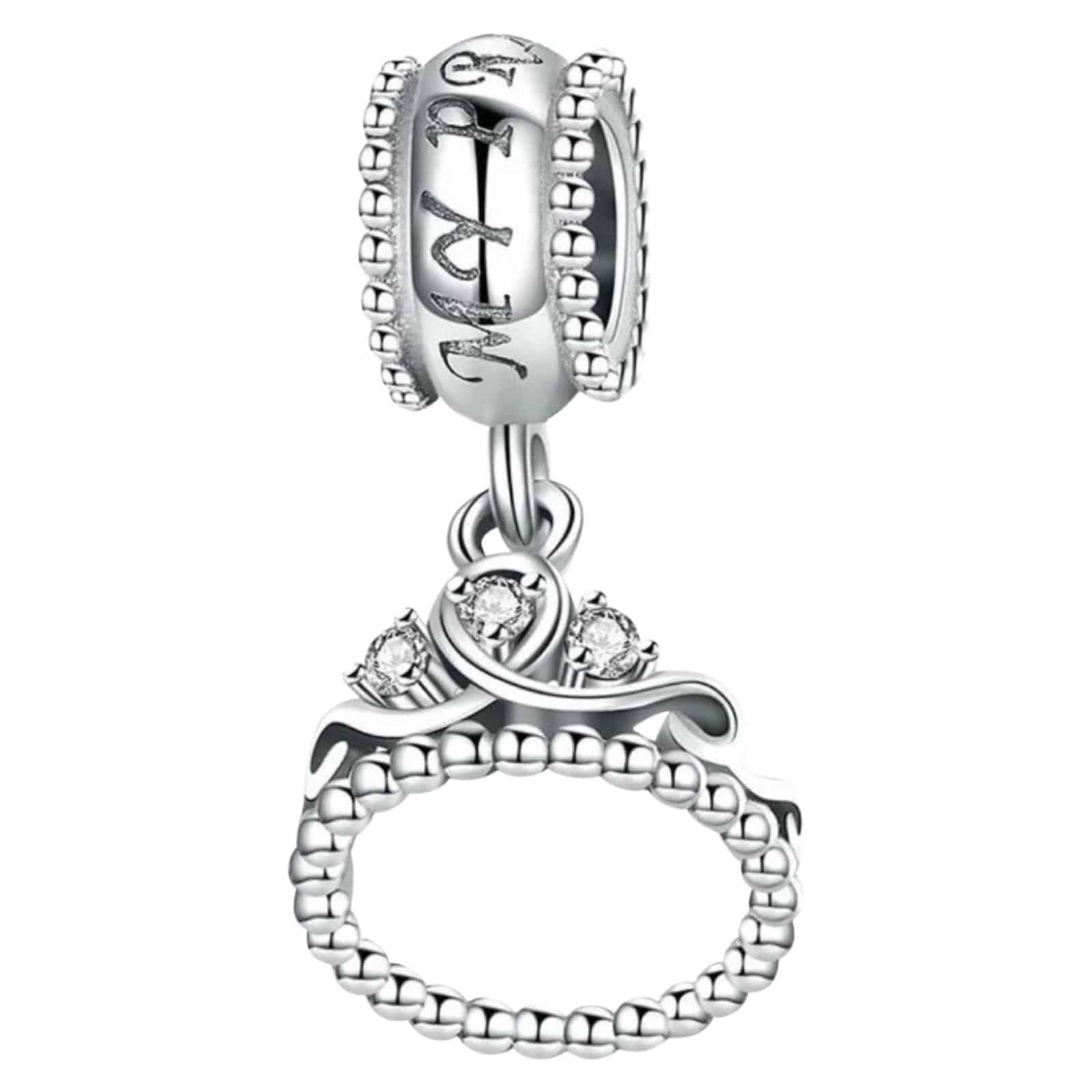 Product Afbeelding Vooraanzicht van onze prachtige my princess kroon charm. Deze mooie bedel van het kroontje prinses is gemaakt van 925 sterling zilver. Ingelegd met zirkonia op de kroon. Ook is de charm gegraveerd met My Princess.