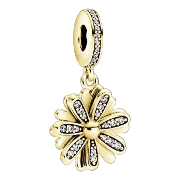 Product Afbeelding Vooraanzicht van onze nieuwe prachtige bloem bedel. Deze madelief bedel in 925 sterling zilver met 18 karaat gouden laagje kan draaien. Als je het voorste bloemetje draait zie je de gegraveerde woorden zijn hope, love and peace. Deze charm is ingelegd met zirkonia. Een echte eyecatcher aan je armband of ketting.