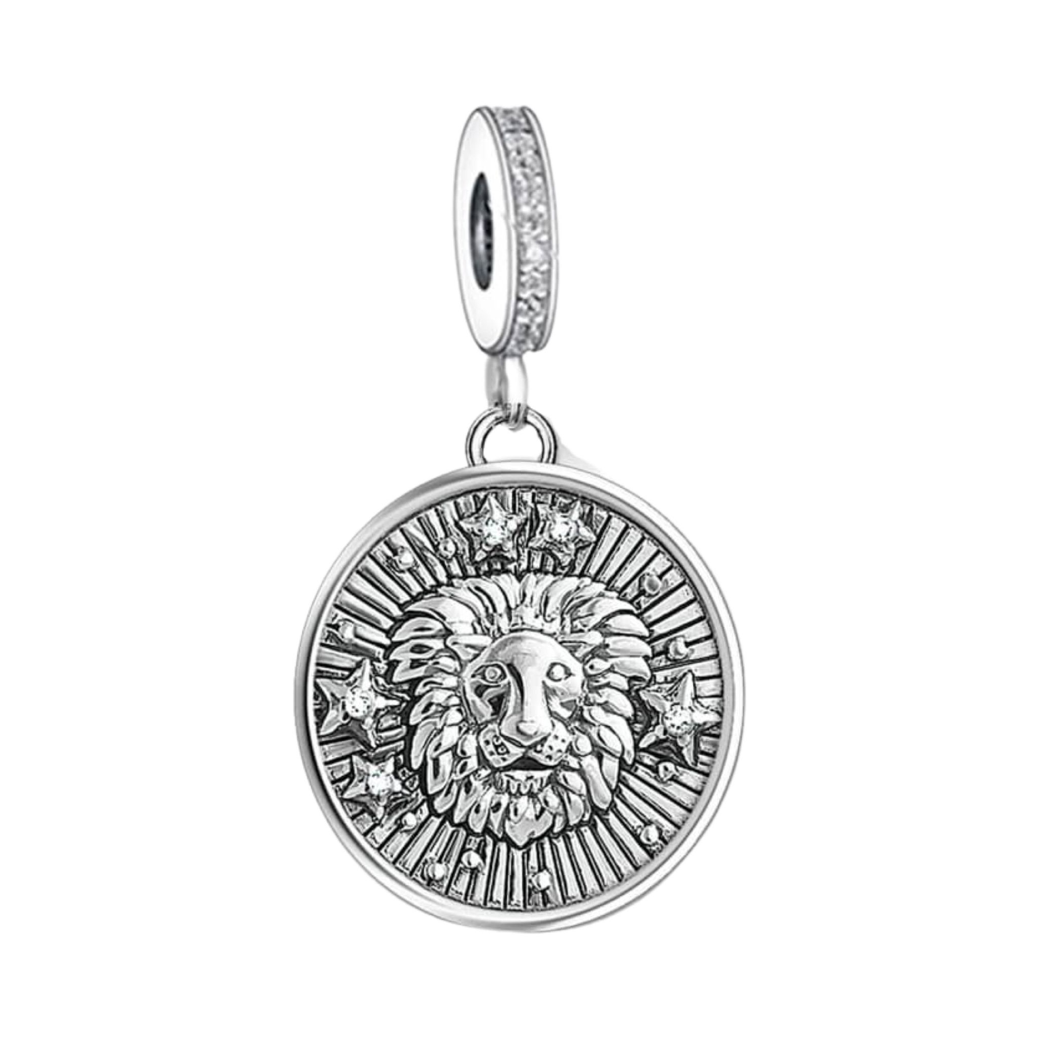 Product Afbeelding Vooraanzicht van onze prachtige Leeuw charm uit de sterrenbeeld collectie. Deze lieve Horoscoop bedel rond is gemaakt van 925 sterling zilver met 3d leeuw bovenop de medaillon.