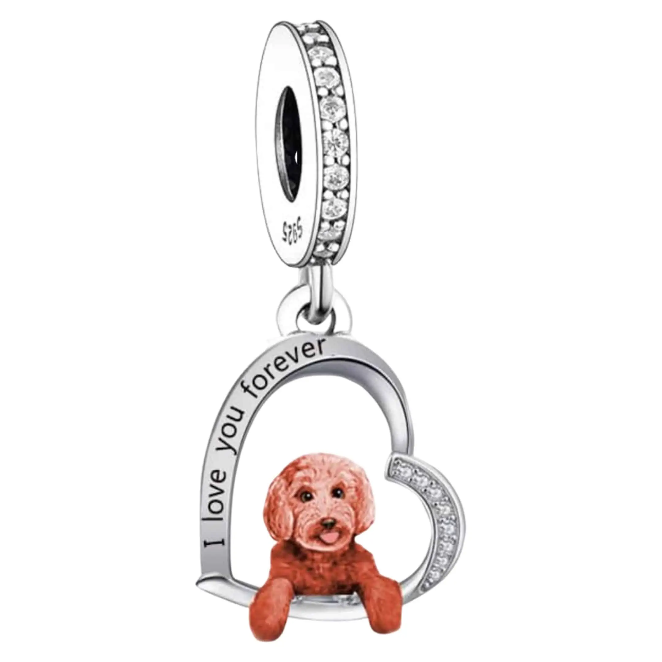 Product Vooraanzicht van onze nieuwe collectie honden bedels. Deze charm Is een opgewerkt hart met een gravure in de rand met I love you forever. Het ras van de hond is een labradoodle en is gemaakt van rose goud. De rest van de charm is gemaakt van 925 sterling zilver met zirkonia ingelegd. Voor de hond fan die van de combi poedels en labradors houd.