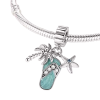 Product Afbeelding Vooraanzicht van onze nieuwe zomer collectie bedel. Een typische zomer en strand bedel. Deze 3 delige charm met slipper, palmboom en zeester. De slipper heeft emaille turquise. De palmbomen hebben cocosnoten in de boom en de zeester zit wat zirkonia. Net als de slipper is het teengedeelte met zirkonia ingelegd. Een eyecatcher voor de zomer.