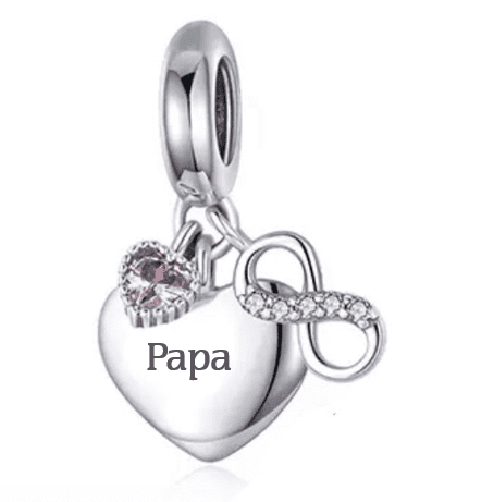 Product Afbeelding vooraanzicht van onze papa bedel. Met grote roze zirkonia hart en infinity teken. Uniek want niet iedereen heeft een papa bedel in het nederlands. Gemaakt van 925 sterling zilver en gegraveerd