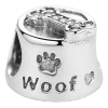 Product Afbeelding Vooraanzicht van onze nieuwe etensbak hond bedel. Prachtige bedel met mooie details die over een hond gaan. Lief botje aan de bovenkant van de bead ingelegd met zirkonia. Uiteraard is ook deze bedel gemaakt van 9225 sterling zilver