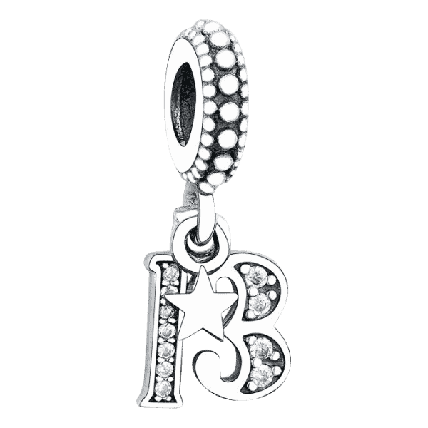 Product Afbeelding Vooraanzicht van onze nieuwe 13 jaar bedel. Deze mooie charm is bezet met zirkonia en ster als 2-delige toevoeging. Heb je een verjaardag van iemand die 13 jaar wordt, dan is deze charm de bedel die je nodig hebt.
