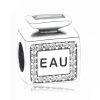 Vooraanzicht van onze nieuwe hobby bedel parfum flesje. Ingelegd met heel veel transparante zirkonia. Gegraveerde letters EAU. Beide kanten ingelegd met zirkonia. Deze parfum fles is een must have aan je armband. Uiteraard gemaakt van 925 sterling zilver