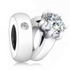 Product Afbeelding Vooraanzicht van onze prachtige verlovingsringen bedel. Twee ringen in een met grote zirkonia steen. Geweldig cadeau voor je onder trouw of bruiloft. Gemaakt van 925 sterling zilver en zirkonia.