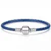 Product Afbeelding Vooraanzicht van onze nieuwe lederen armband delfts blauw leder. Deze leren armband staat mooi met onze nieuwe bedels uit de happy holland collectie. De sluiting is gemaakt van 925 sterling zilver.