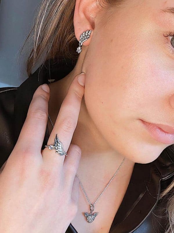Product Afbeelding Overzicht cadeauset Engelen. Super mooie set met ring, oorbellen en ketting in het thema Engel. Angels waken altijd over je. Alle sieraden zijn gemaakt van 925 sterling zilver