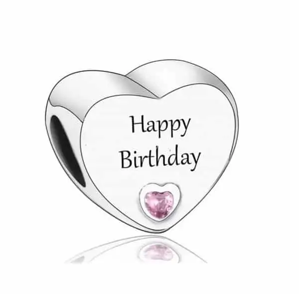 product voor en achteraanzicht van onze nieuwe hart bead happy birthday. Dit simpele hart met roze zirkonia hart is helemaal geweldig voor een verjaardag. Happy birthday to you!