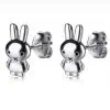 Product Afbeelding Vooraanzicht van onze nieuwe oorbellen uit de nijntje collectie. Deze super lieve studs zijn gemaakt van 925 sterling zilver en zijn afgemaakt met zwarte emaille voor de oogjes en de mond. Lief miffy oorbelletje.