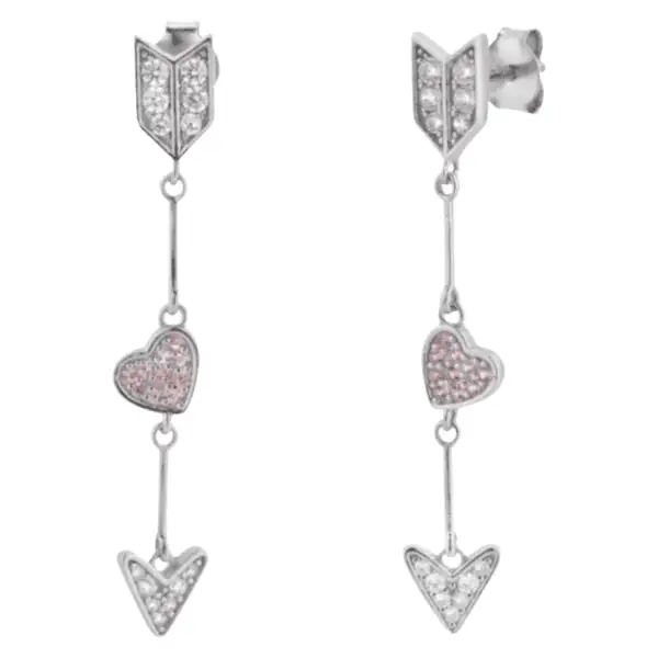 Vooraanzicht van onze nieuwe oorbellen pijl. Deze long chain oorbellen in het thema van valentijn zijn gemaakt van 925 sterling zilver. Aan beide uiteindes van de oorbellen cupido zitten zirkonia's. Het Hart in het midden is ingelegd met roze zirkonia. Deze liefdes oorbellen zijn perfect voor valentijn.