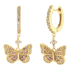 Vooraanzicht van onze nieuwe collectie. Deze prachtige vlinder oorringen in goud zijn helemaal bezet met transparante en roze zirkonia. Ook de ringen van deze prachtige vlindertjes zijn ook ingelegd met zirkonia. Let them fly!