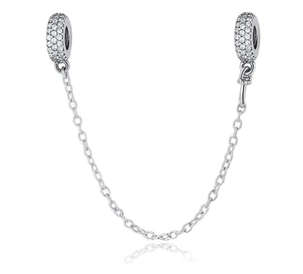 Product Afbeelding Voor en Achteraanzicht van onze rond met zirkonia veiligheidsketting. Deze ketting is gemaakt van 925 sterling zilver en beschermt je bedels van armbanden.